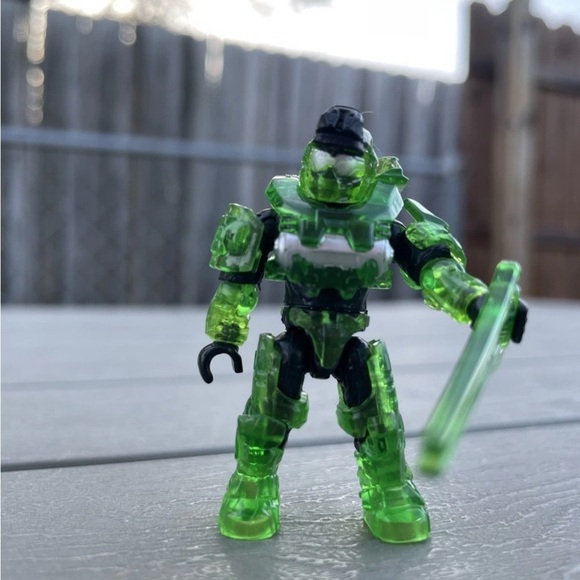 Green Action Figures Set - Picture 6 of 9